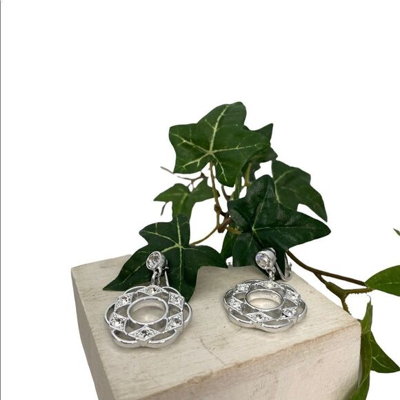 Vintage Sarah Coventry Dangling Drop Rhinestone Clip Earrings - Picture 11 of 13